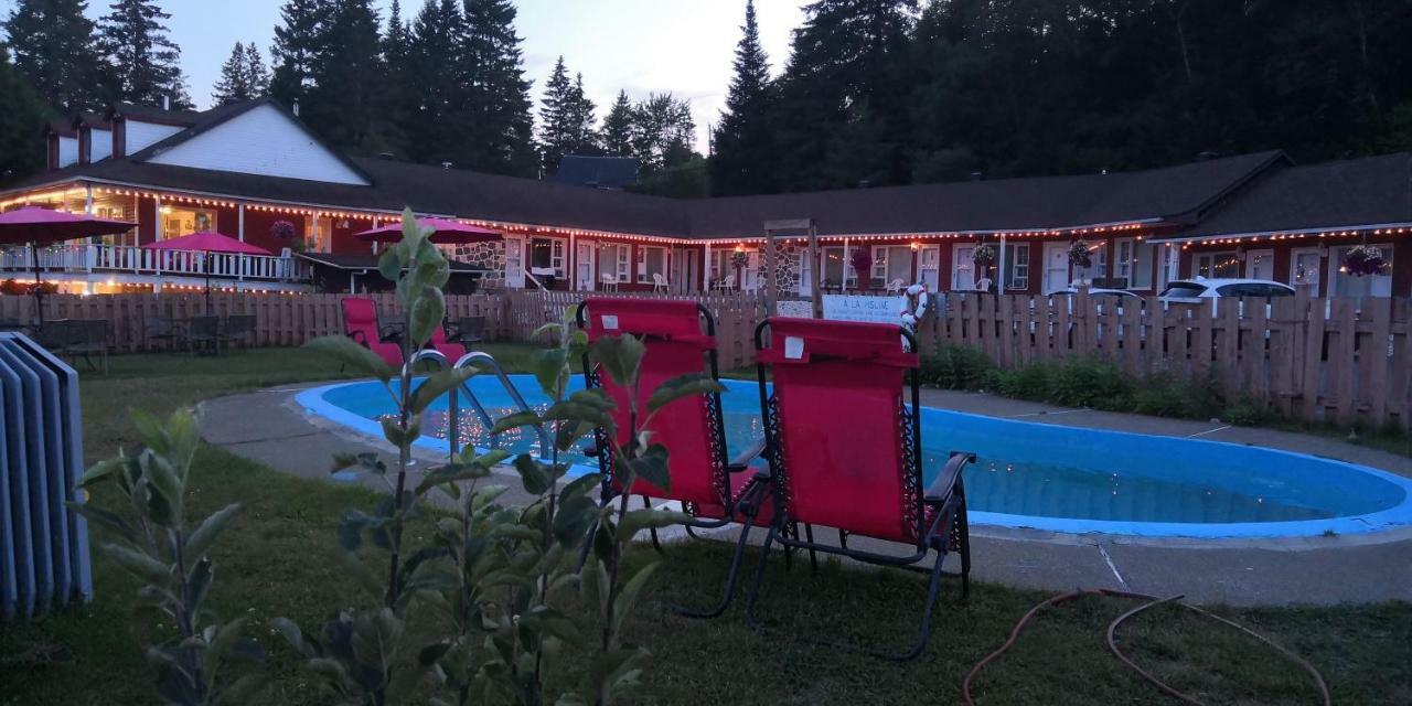 Motel Des Pays D'en Haut 2*