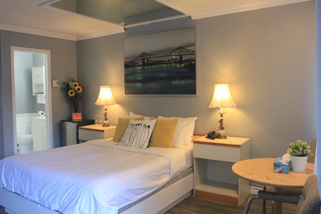 Des Pays D'en Motel 2*