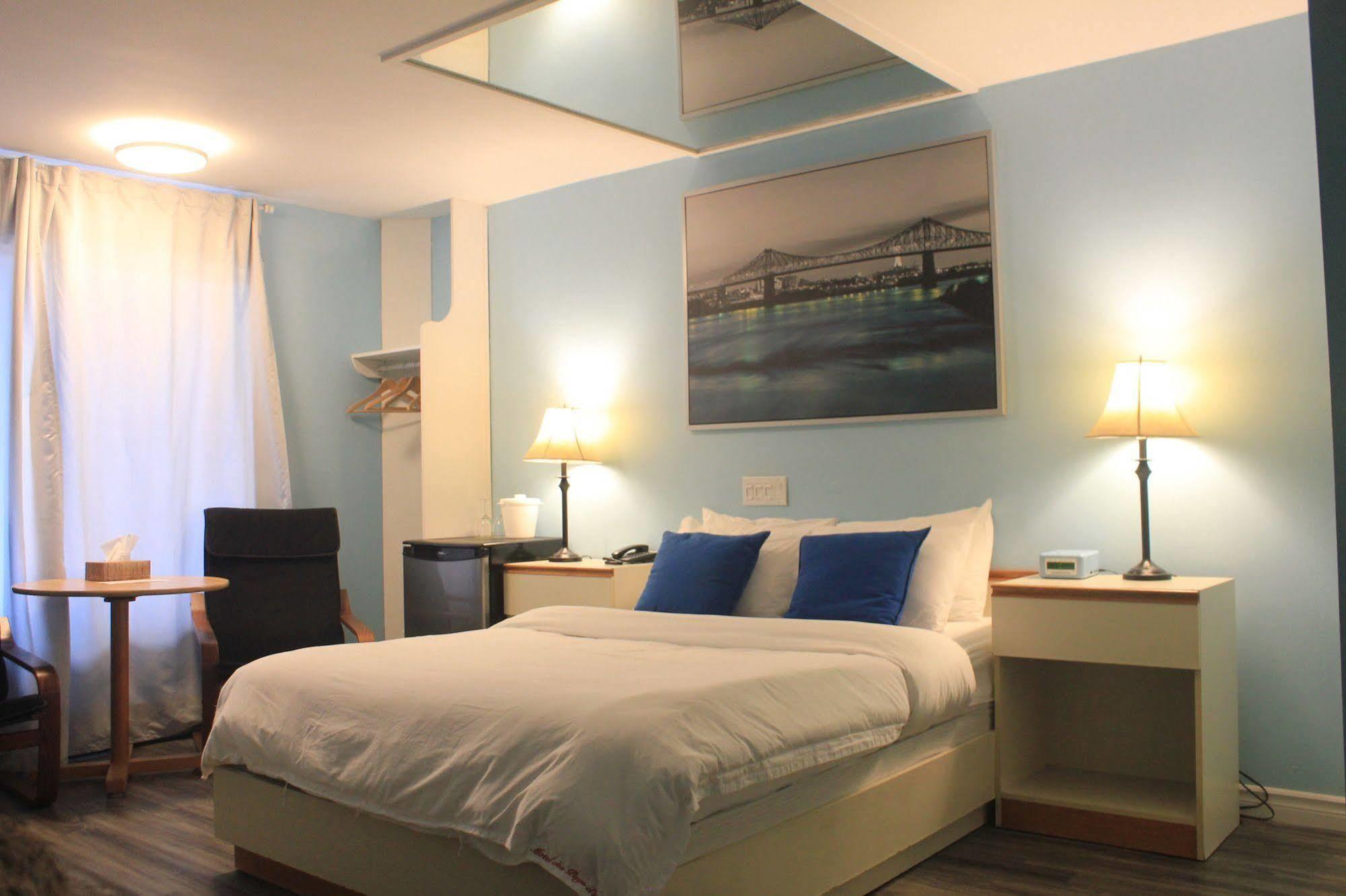 Des Pays D'en Motel